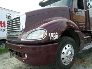 06 Freightliner Columbia Salvage