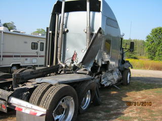 2006 KENWORTH T600 STUDIO SLPR Salvage