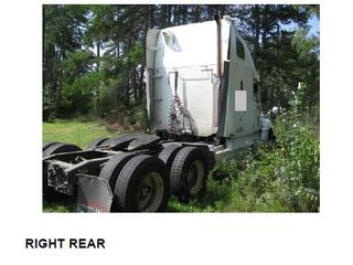 2002 Freightliner CL20064S Salvage 2002 Freightliner CL20064S Salvage