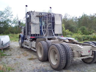 1999 FREIGHTLINER FLD HD Salvage 1999 FREIGHTLINER FLD HD Salvage