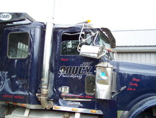 1999 FREIGHTLINER FLD HD Salvage 1999 FREIGHTLINER FLD HD Salvage