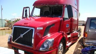 2011 Volvo VNL  Salvage